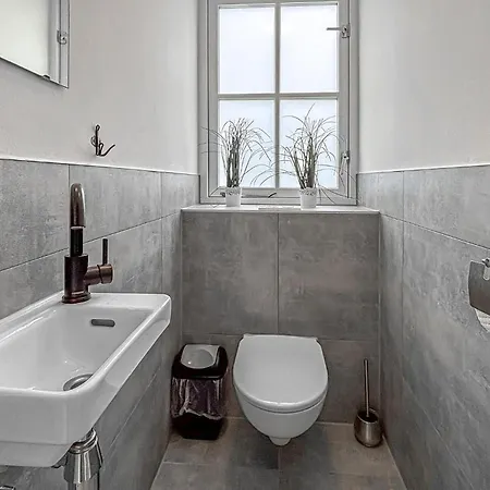 3 Bedroom Stunning In 펜션